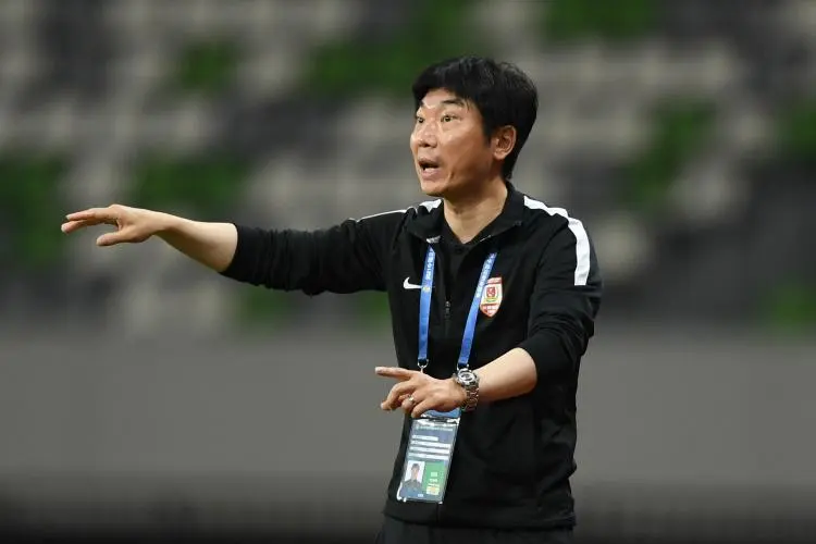 巴特勒中超首位下课主帅冲上热搜(穆斯卡特无缘中超最佳主教练引争议)